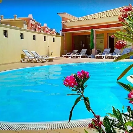 Sesimbra Sea Apartment Shared Pool & Beach Exterior photo