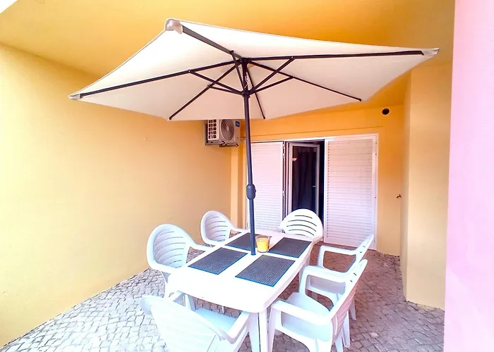Sesimbra Sea Apartment Shared Pool & Beach