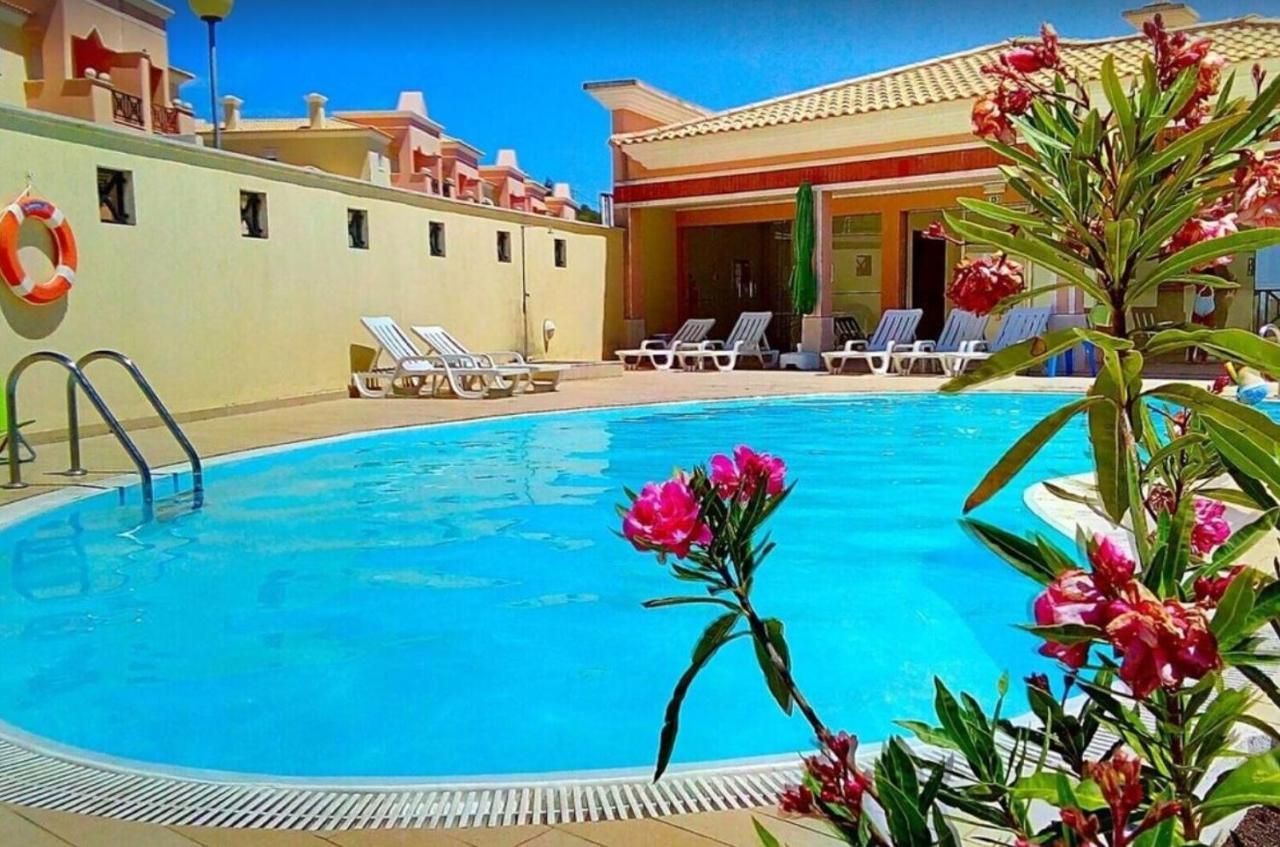 Sea Shared Pool & Apartment Sesimbra