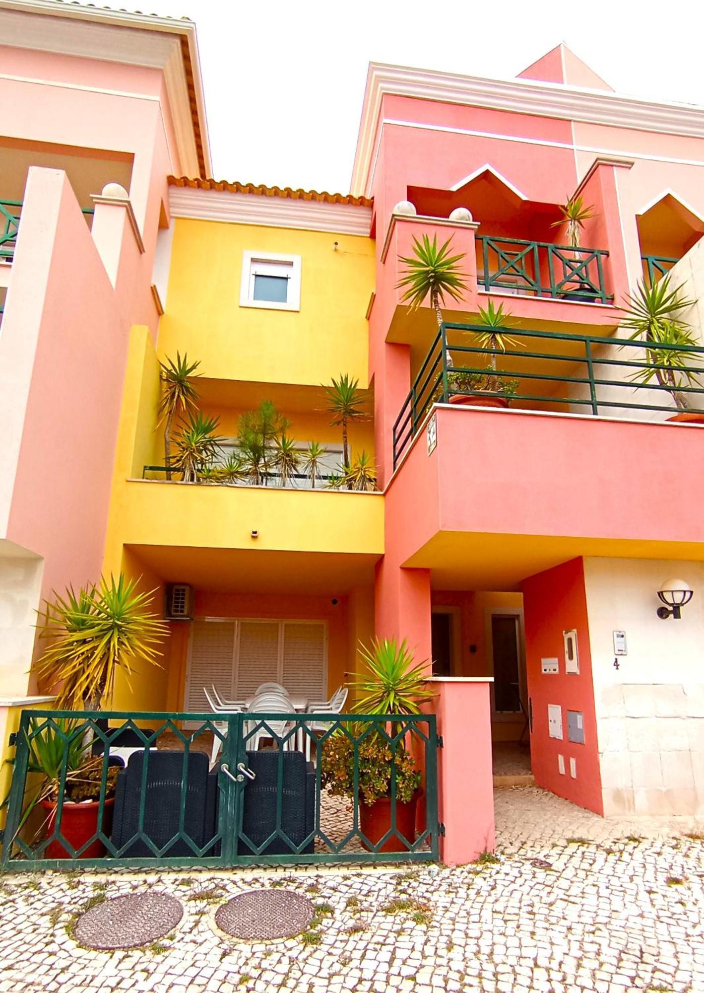 Sea Shared Pool & Apartment Sesimbra