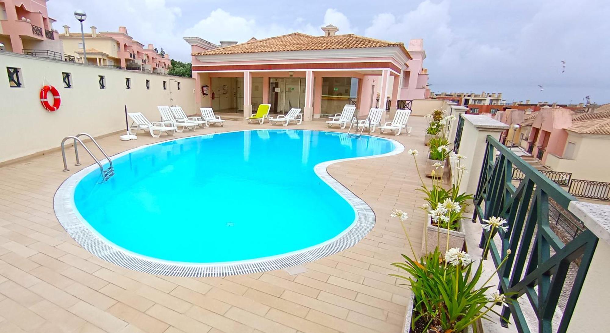 Sea Shared Pool & Apartment