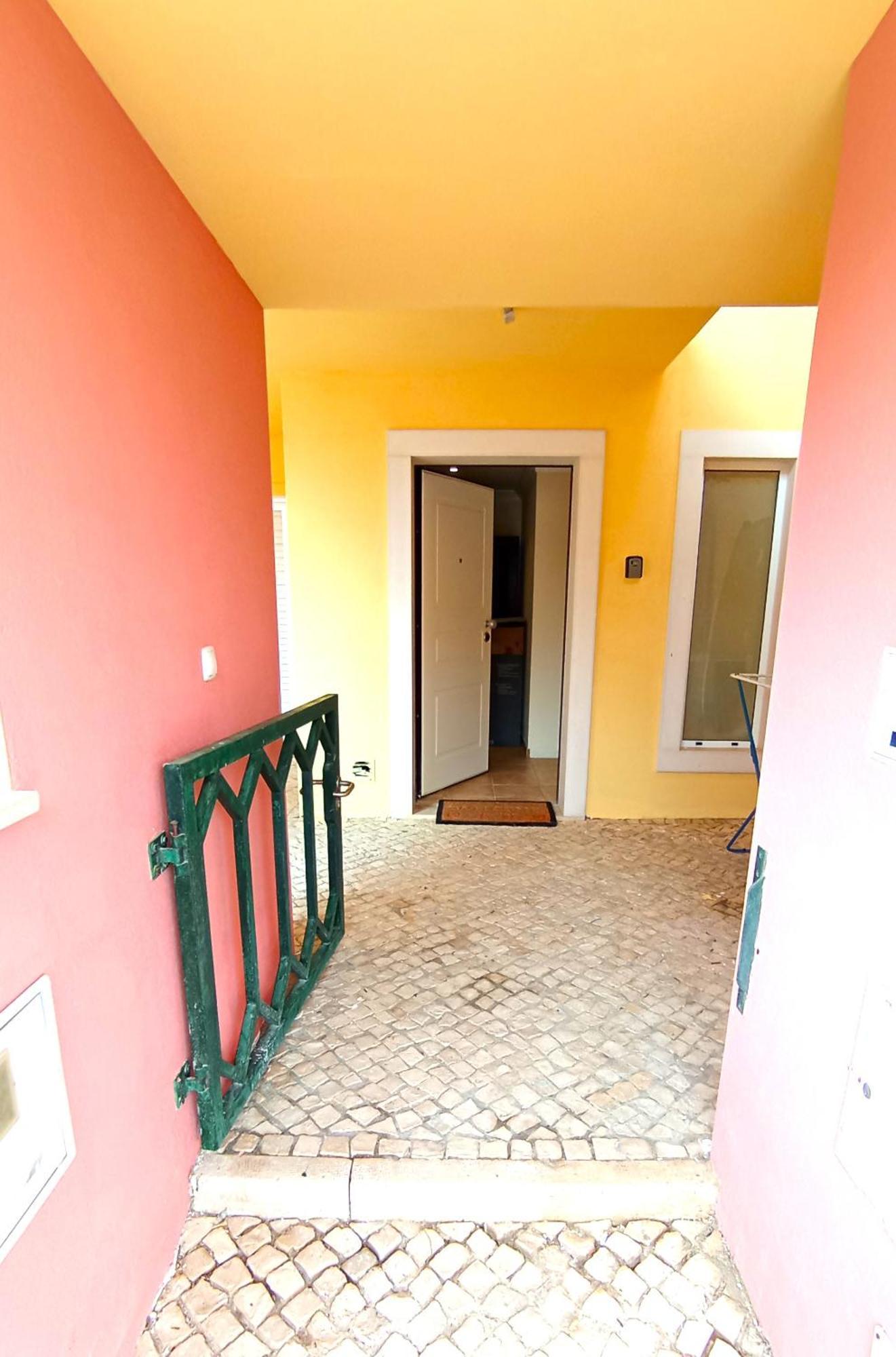 Sea Shared Pool & Apartment Sesimbra